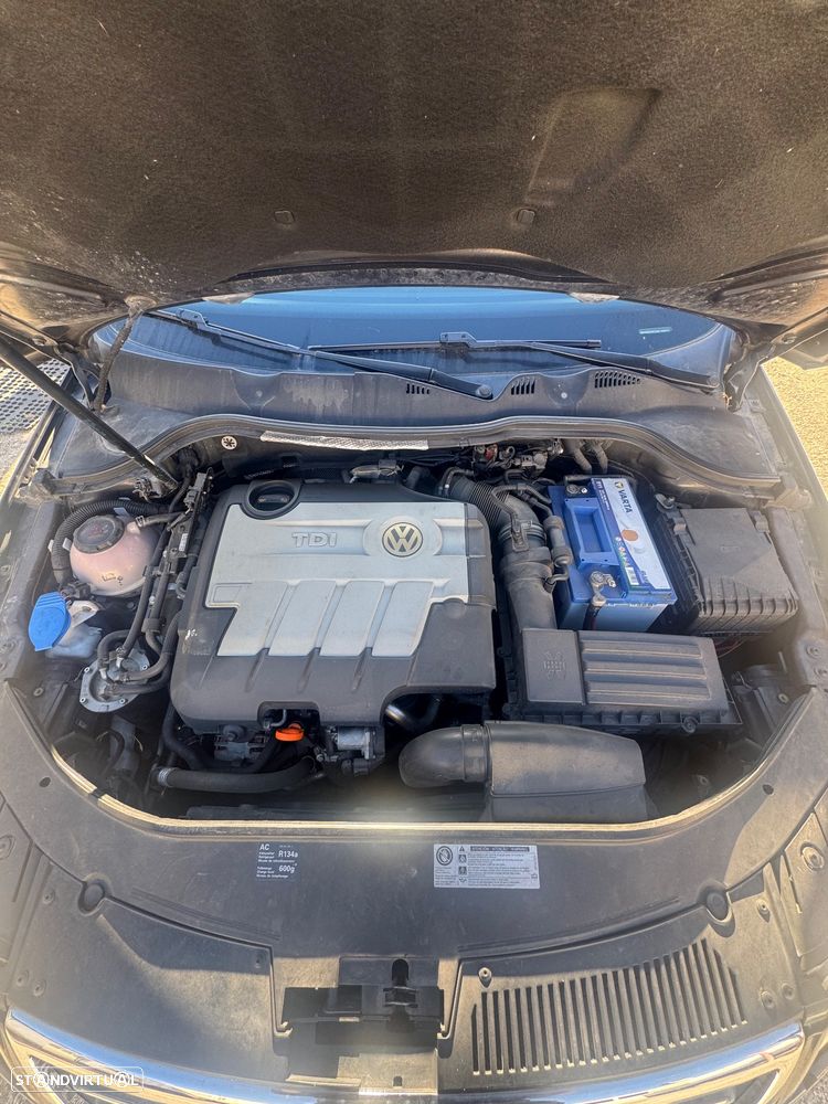 VW Passat Variant 2.0 TDI Highline - 28