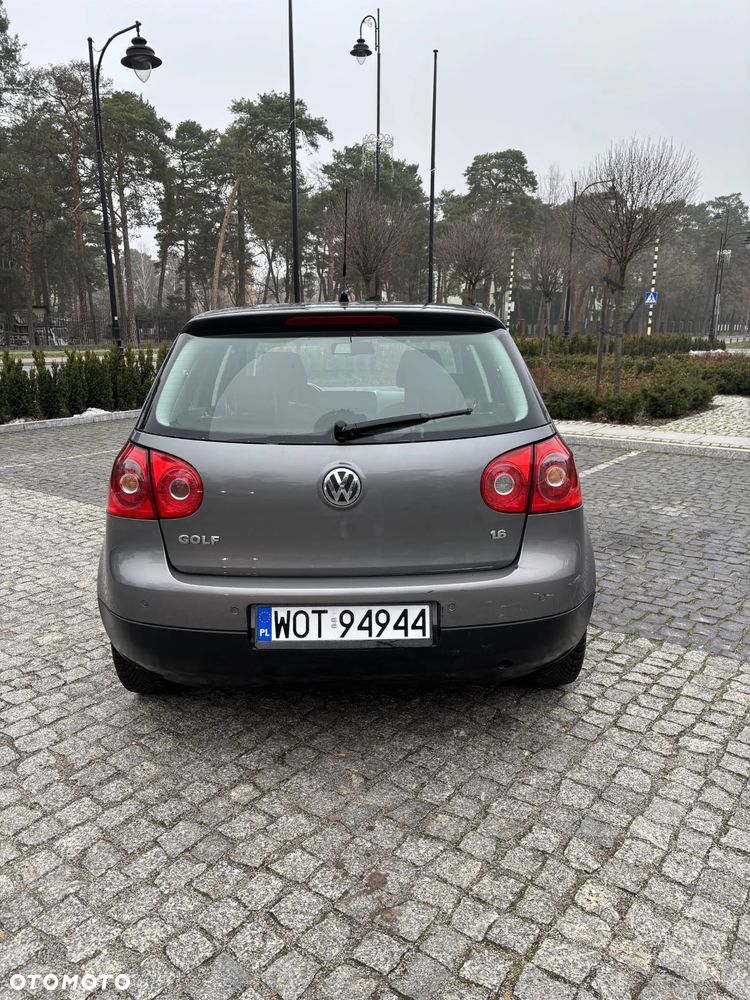 Volkswagen Golf 1.6 Comfortline - 5