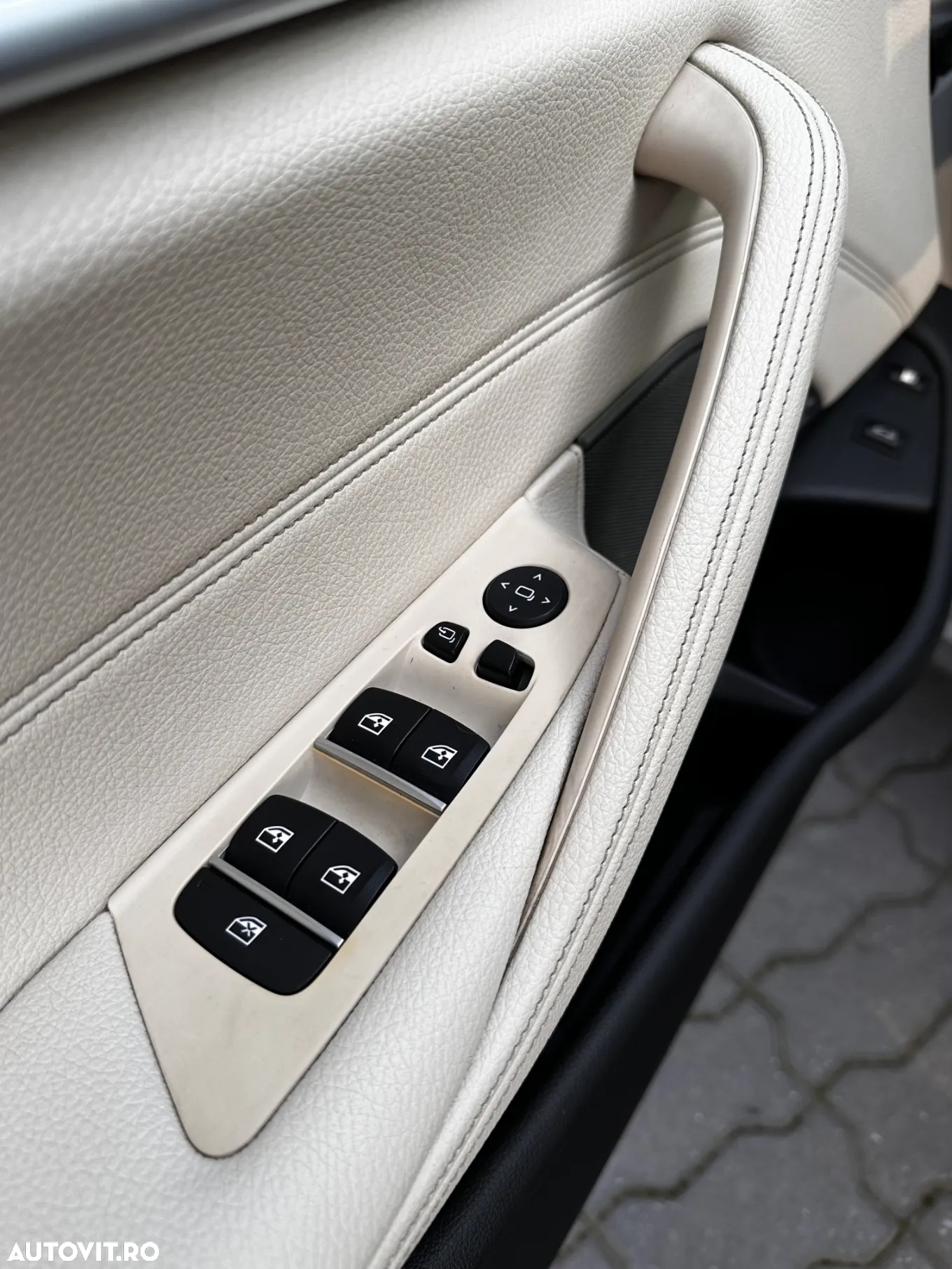 BMW Seria 5 530e Aut. Luxury Line - 35