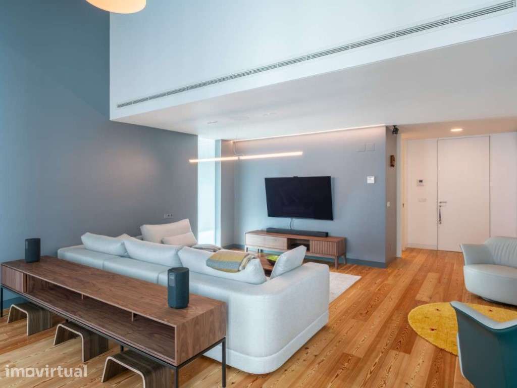 Penthouse T1 +1 duplex com terraço na Av. da Liberdade - Grande imagem: 2/26