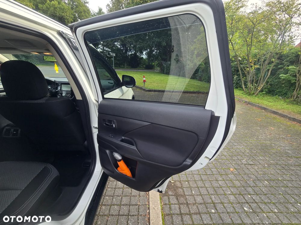 Mitsubishi Outlander 2.0 2WD CVT Active+ - 13
