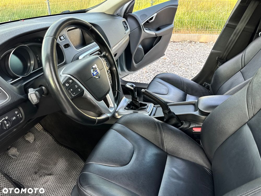 Volvo V40 D2 Momentum - 35