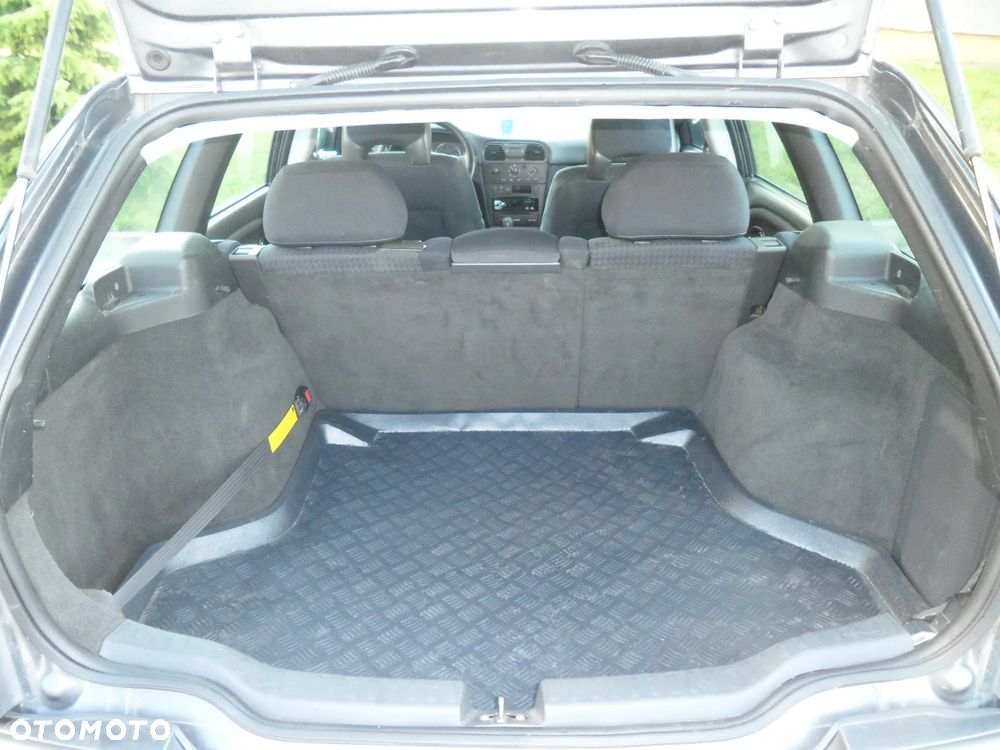 Volvo V40 1.9D - 15