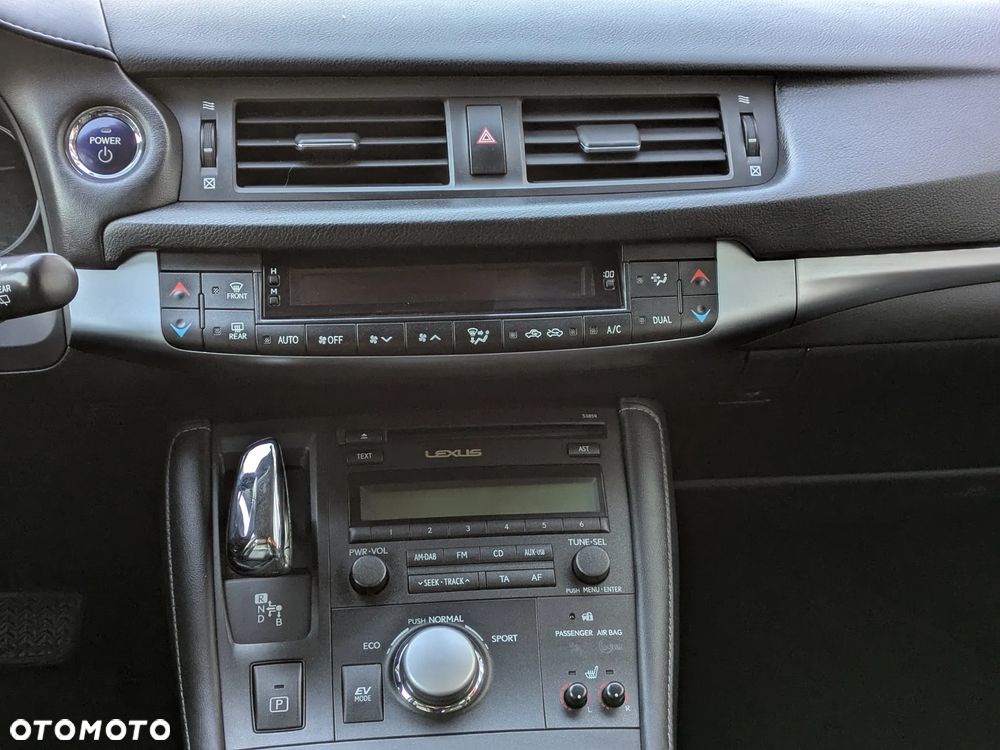 Lexus CT 200h Prestige - 22