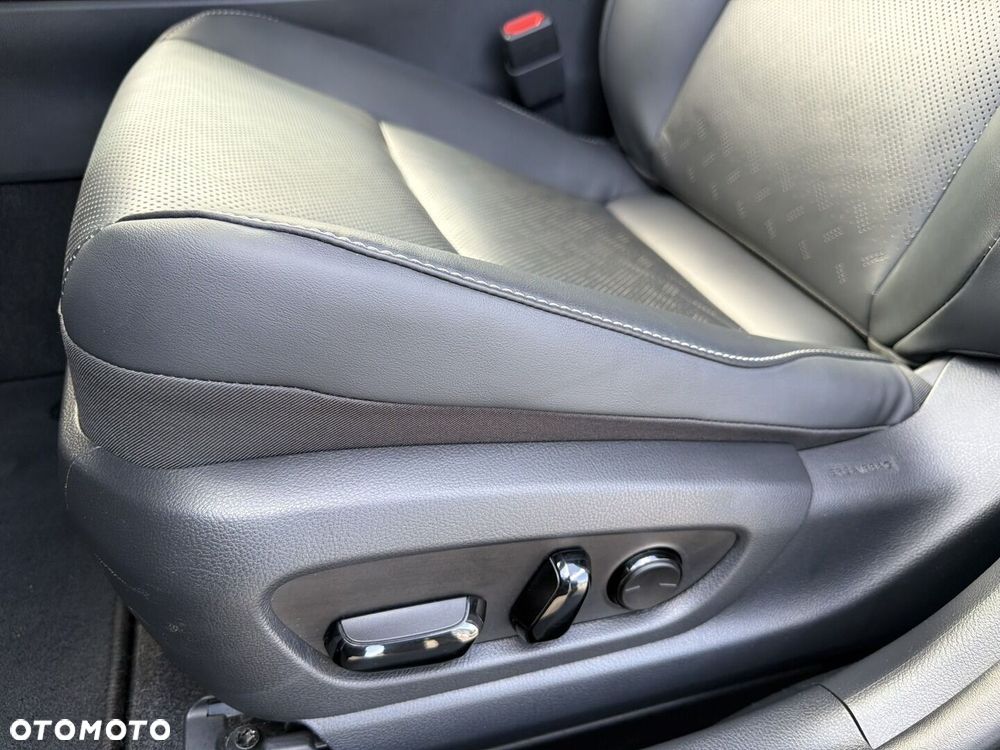 Lexus UX - 17