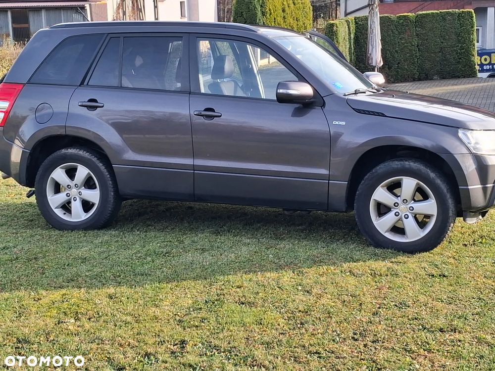 Suzuki Grand Vitara 2011 photo 2