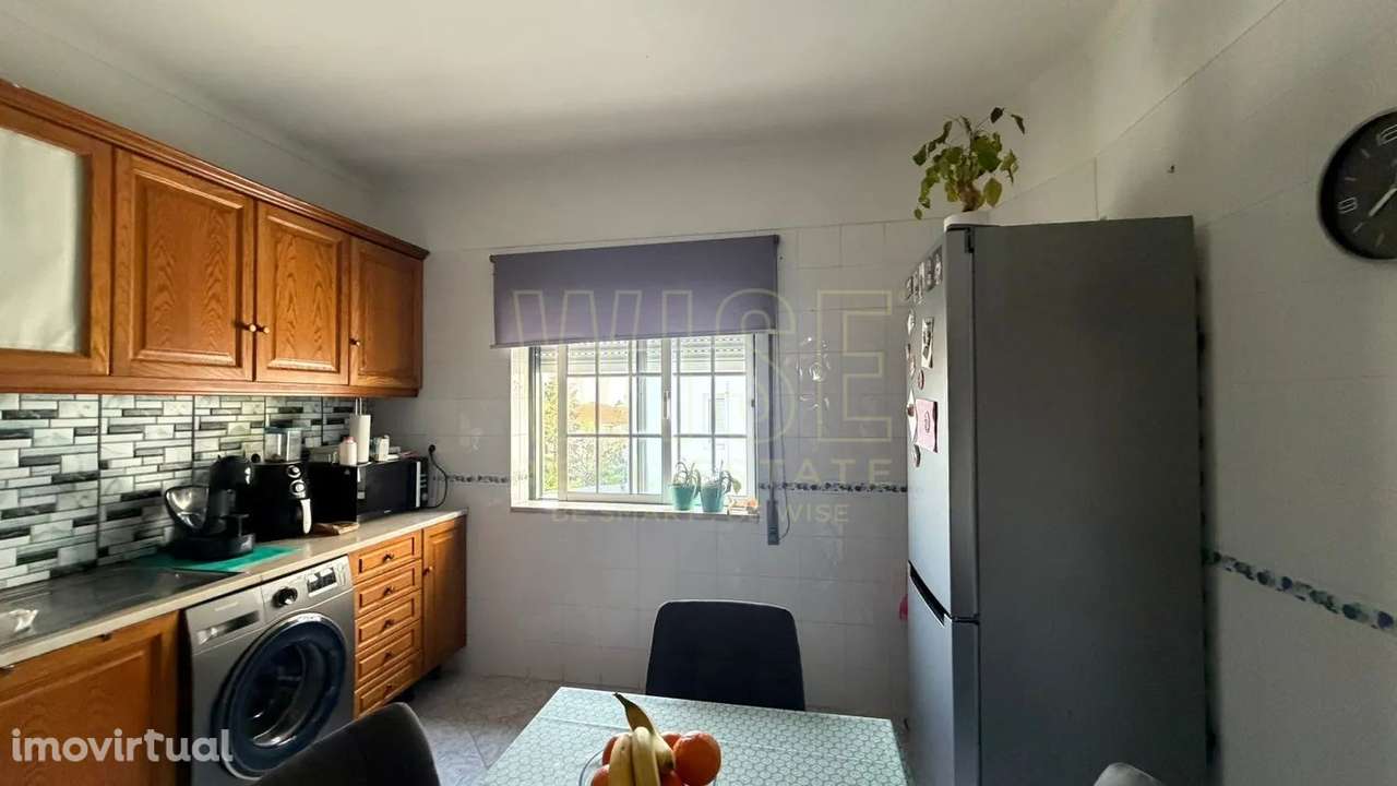 Apartamento T3 com  Garagem e Arrumo no Centro da Lousã - Grande imagem: 2/17