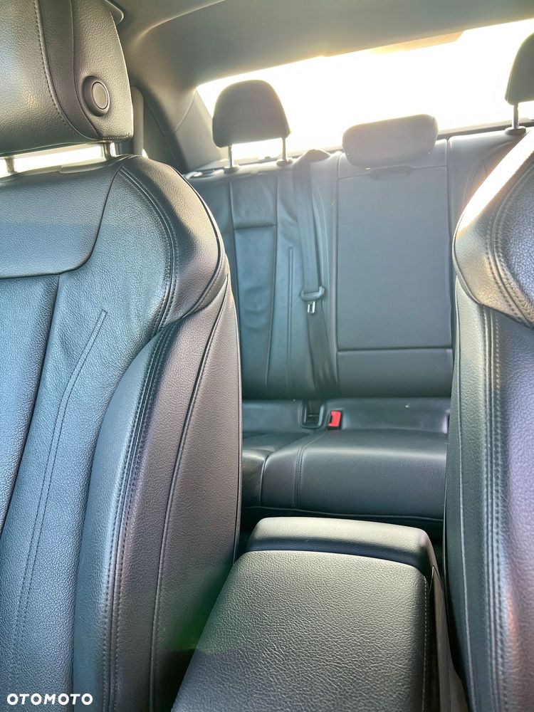 Audi A4 Limousine - 10