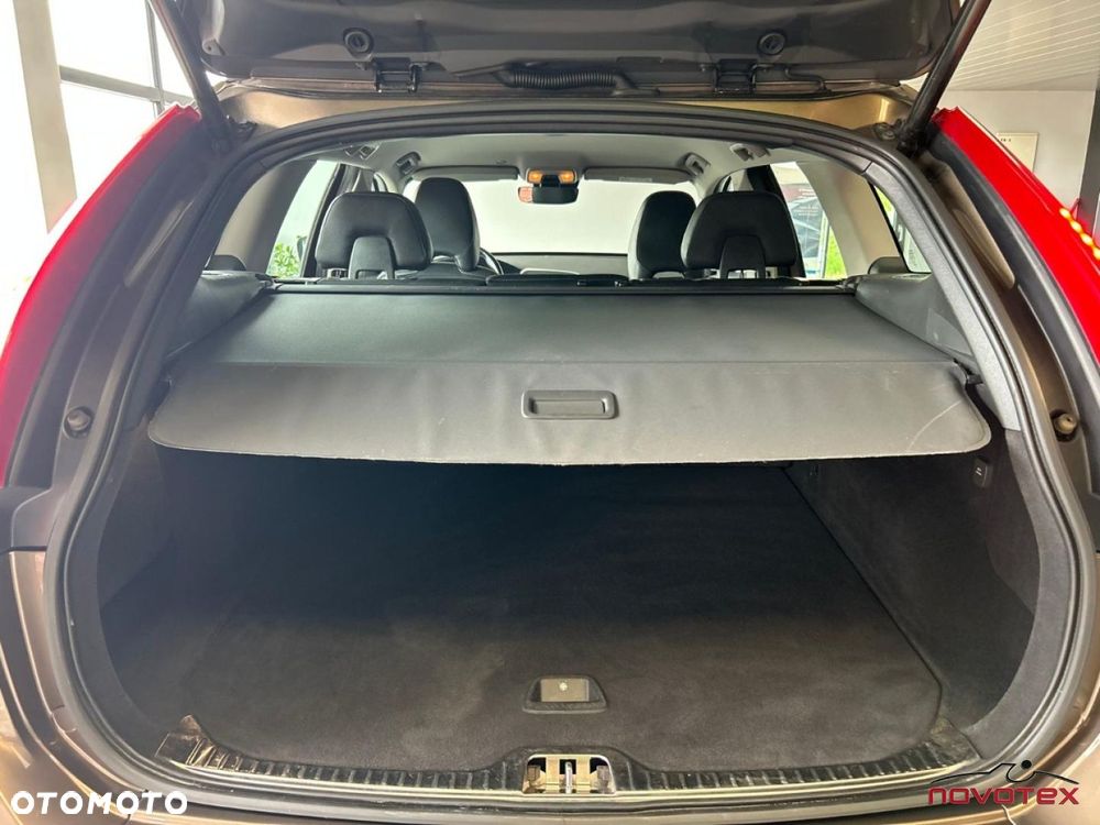 Volvo XC 60 D3 Geartronic Momentum - 23
