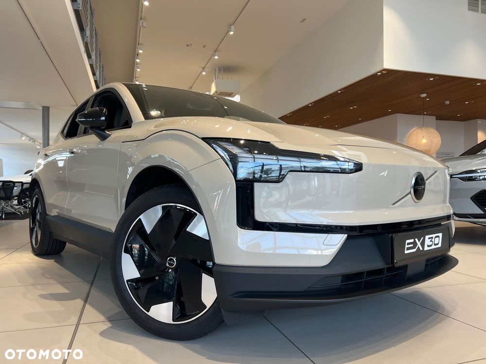 Volvo EX30 69kWh Twin Motor Plus - 8
