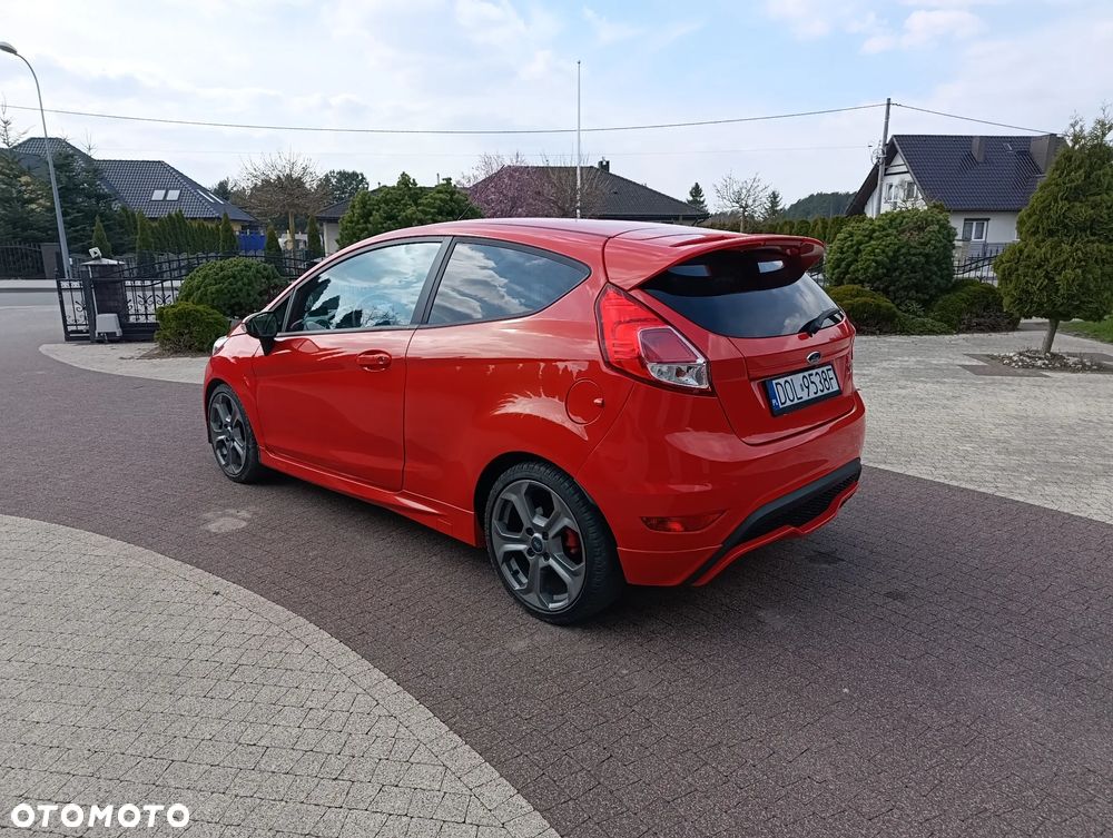 Ford Fiesta 1.6 EcoBoost ST - 6