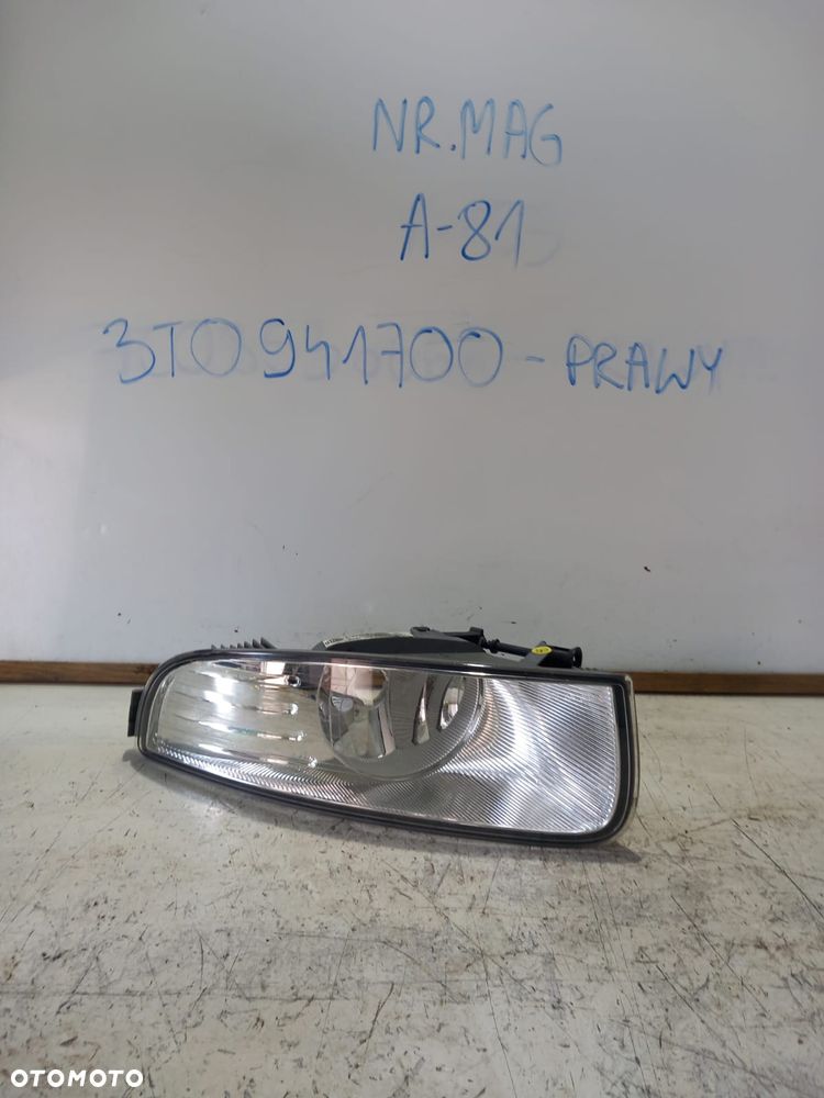 HALOGEN PRAWY SKODA SUPERB II 3T0941700 - 1