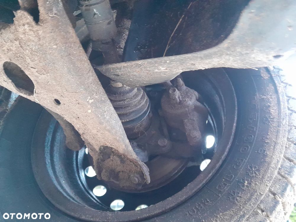 TOYOTA COROLLA E12 ZWROTNICA LEWA PRZEDNIA 1.4 BEZYNA - 1