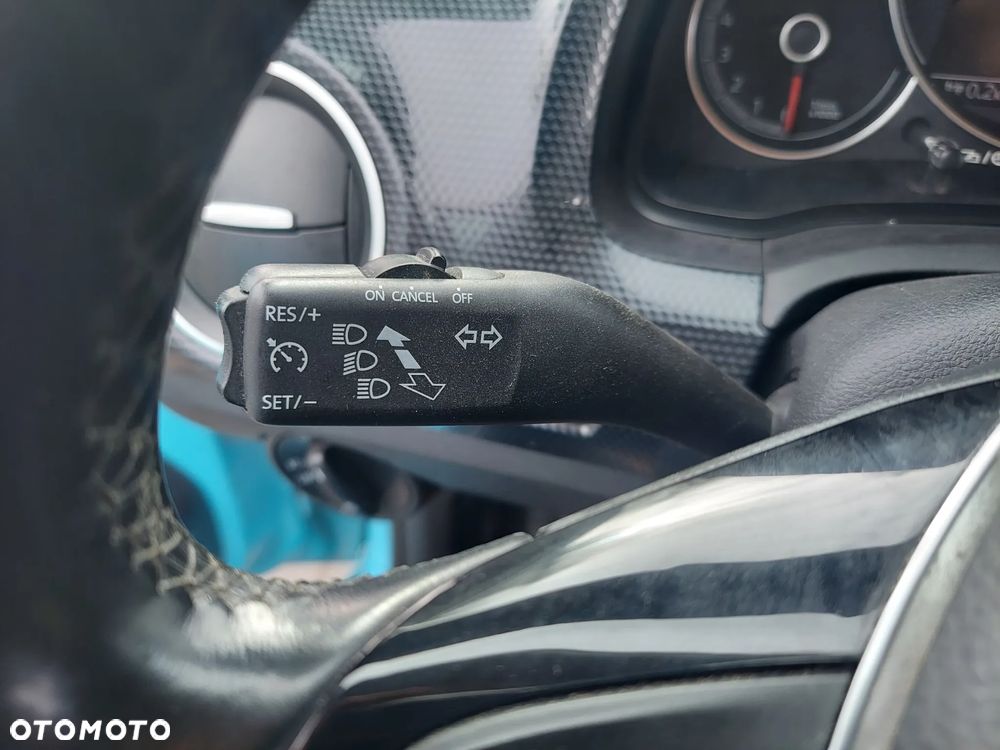 Volkswagen up! United - 8