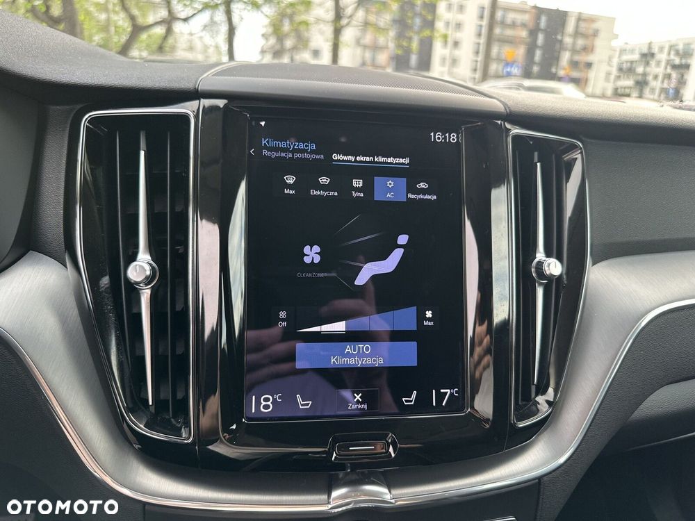 Volvo XC 60 B4 B Momentum - 21
