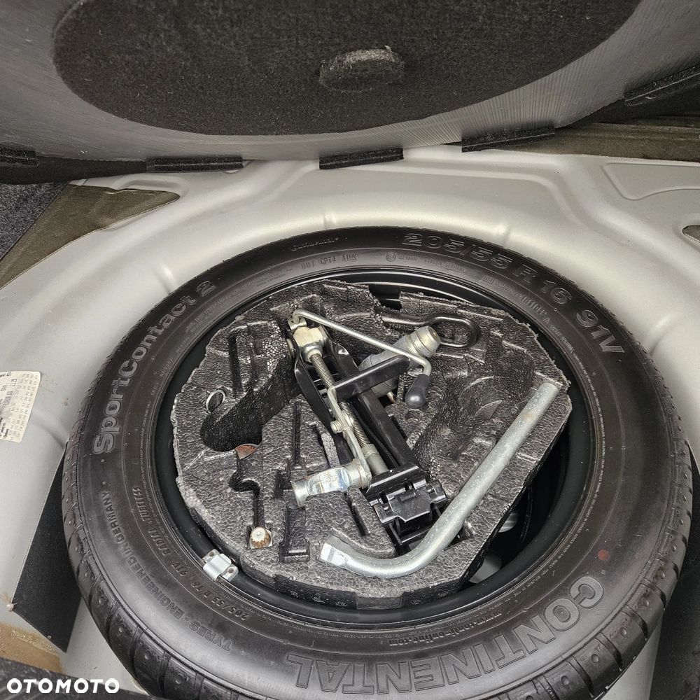 Volkswagen Jetta 1.9 TDI United - 35