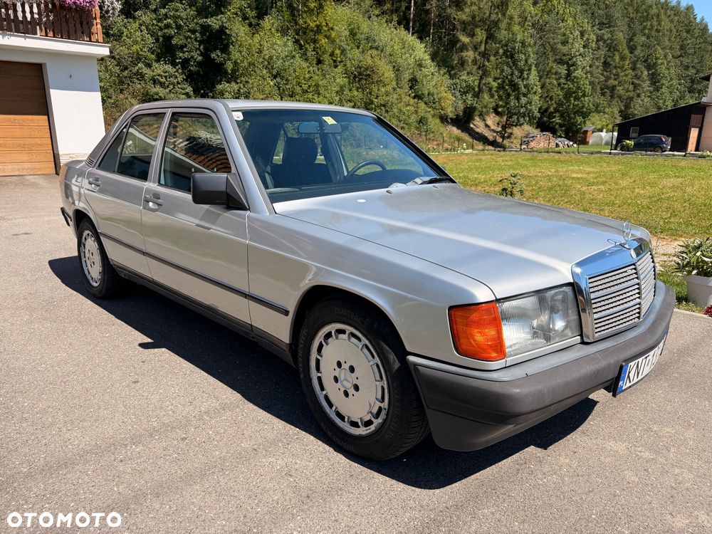 Mercedes-Benz W201 (190) - 8