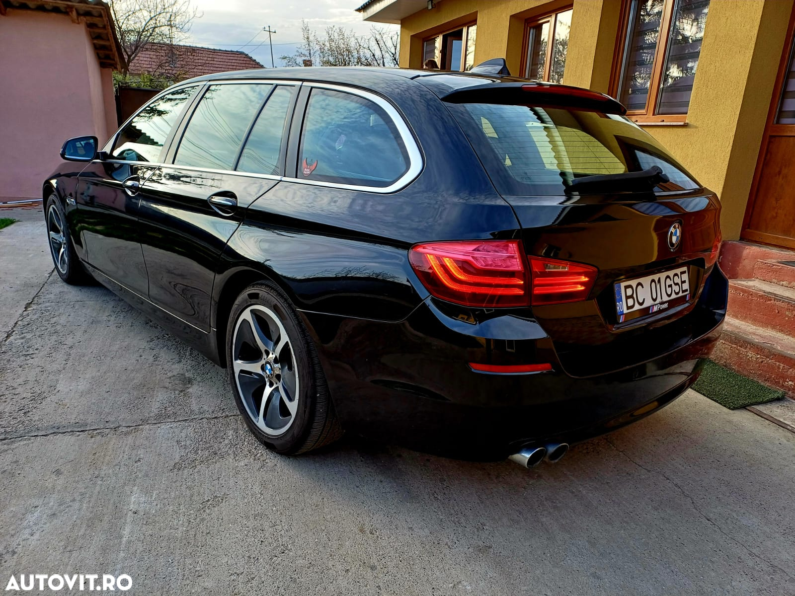BMW Seria 5 518d Touring Aut. - 11