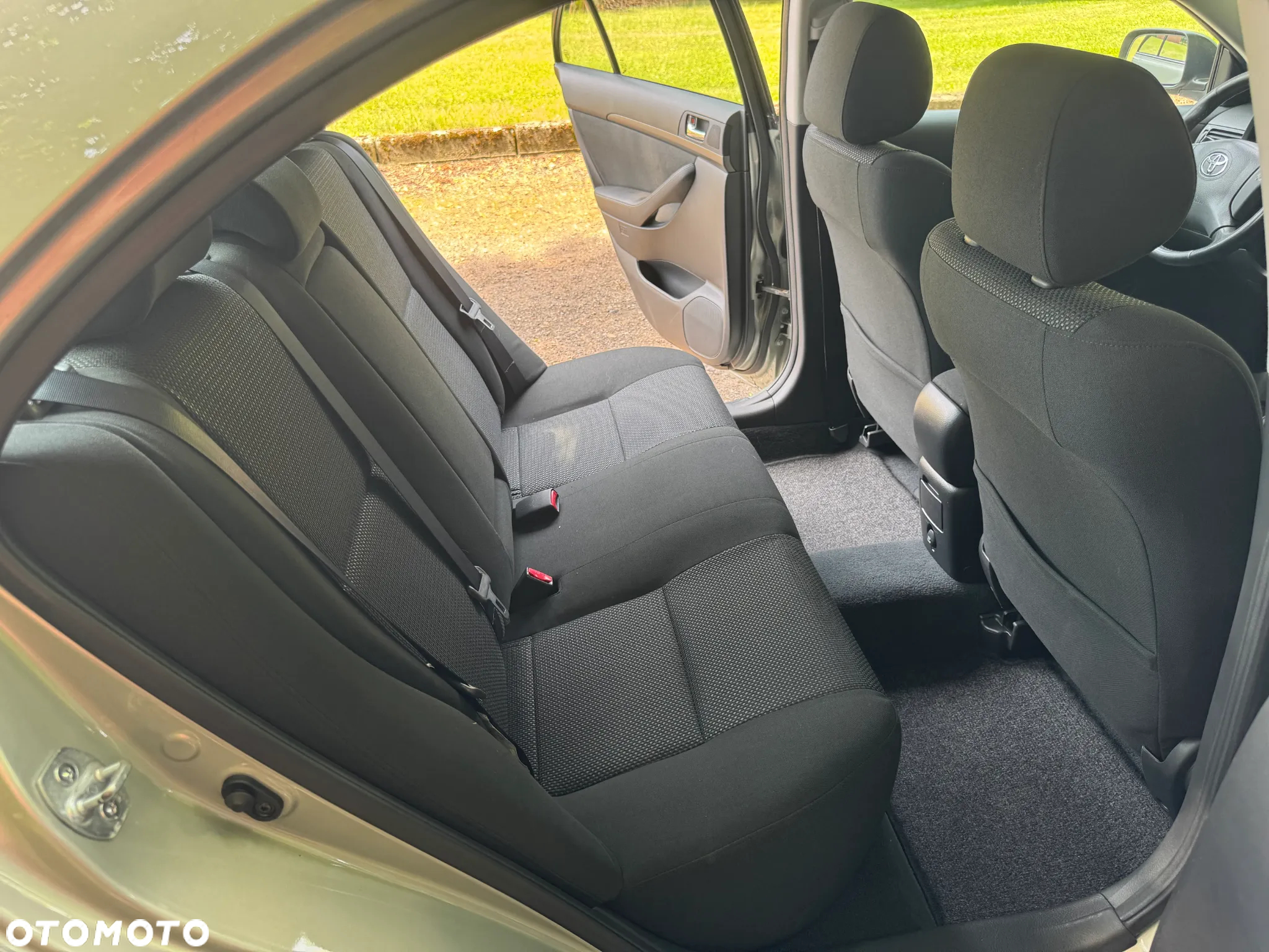 Toyota Avensis - 14