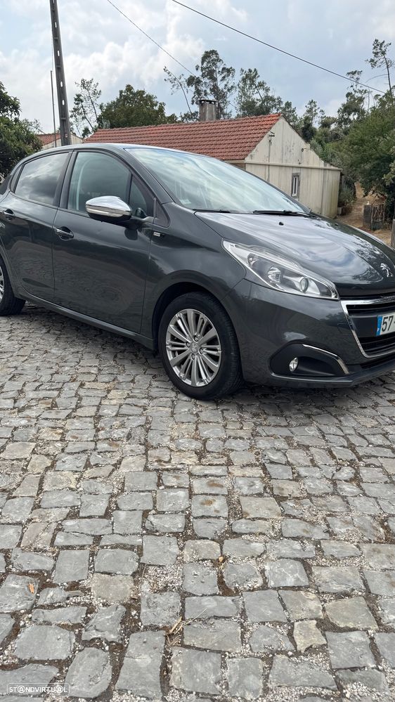 Peugeot 208 1.2 PureTech Style - 18