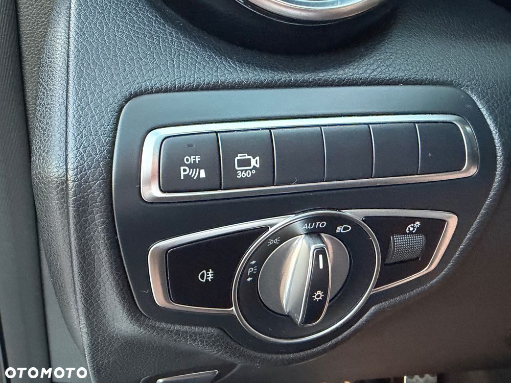 Mercedes-Benz GLC 250 4Matic 9G-TRONIC AMG Line - 34