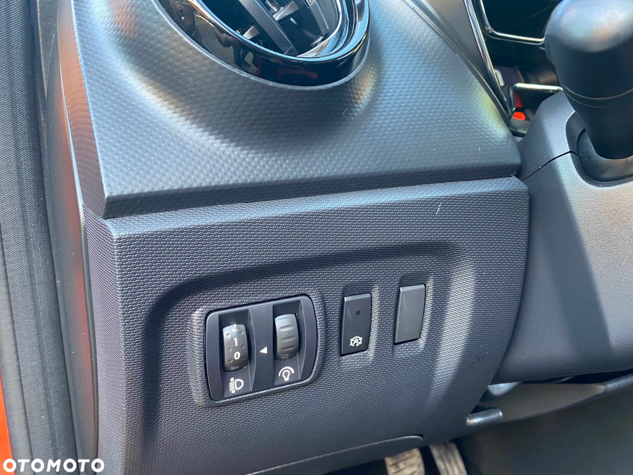 Renault Captur TCe 100 EXPERIENCE - 24