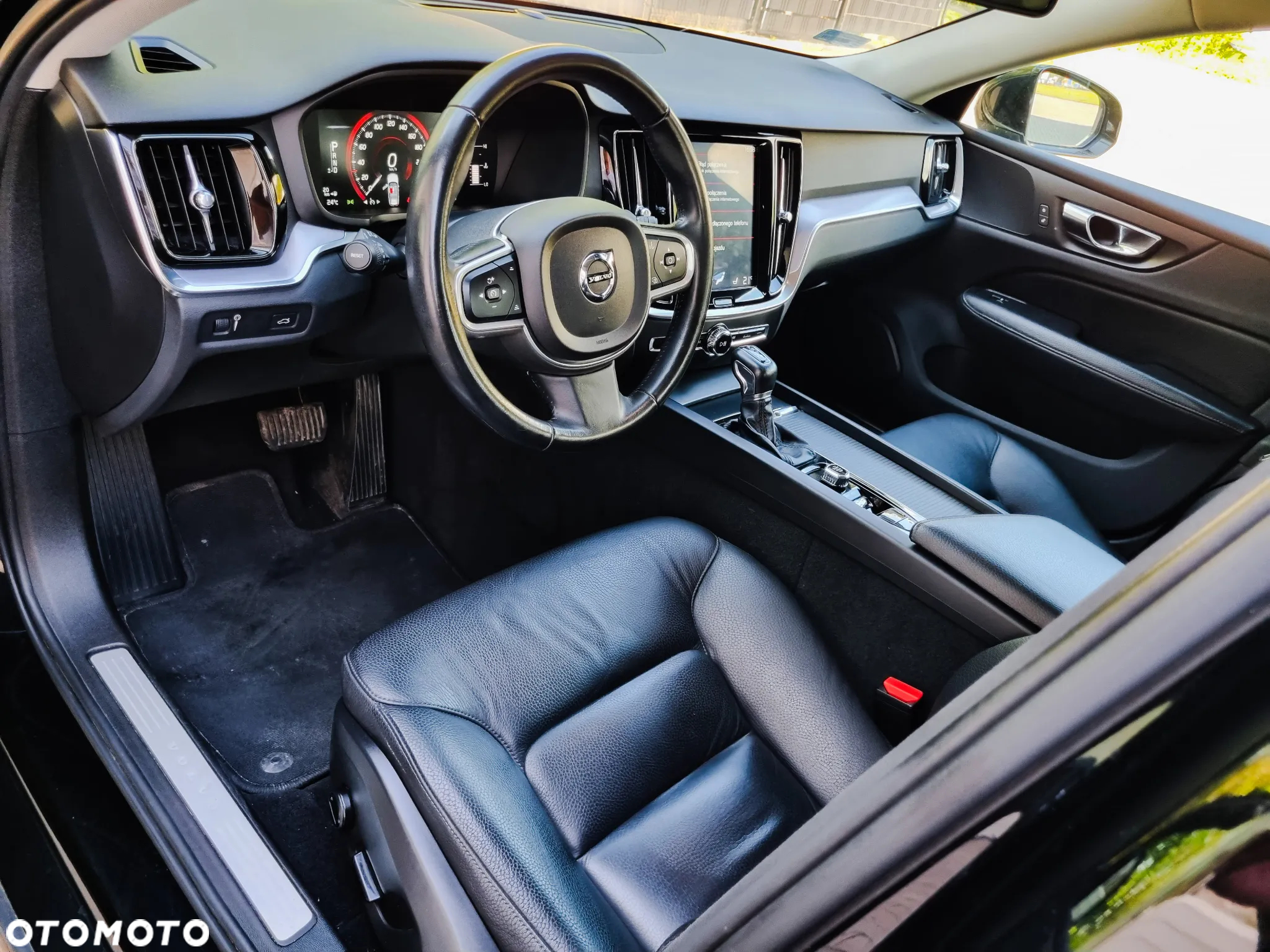 Volvo V60 D4 Momentum Pro - 14