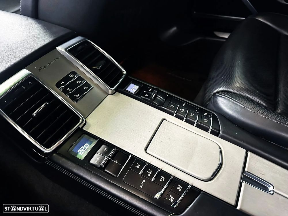 Porsche Panamera Turbo PDK - 13