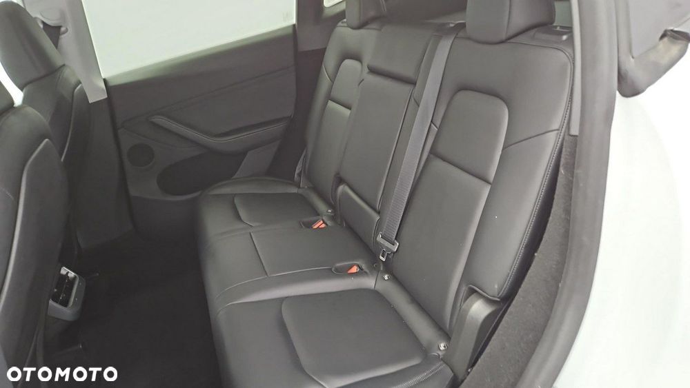 Tesla Y Long Range RWD - 16