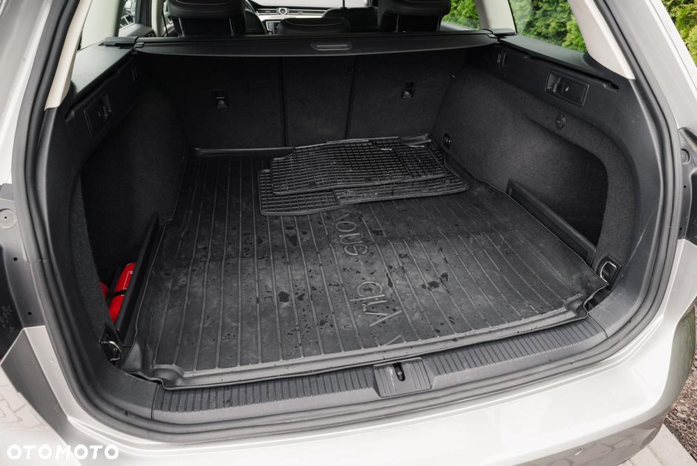 Volkswagen Passat - 36