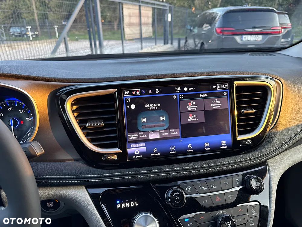 Chrysler Pacifica - 38