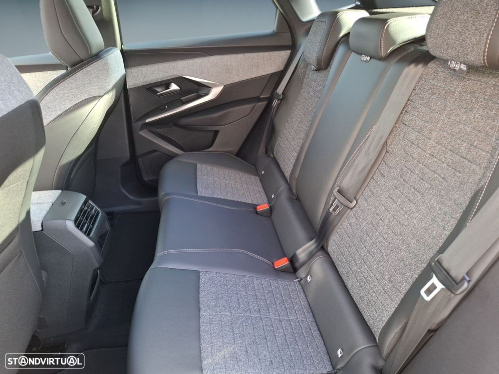 Peugeot E-3008 73 kWh Allure - 14