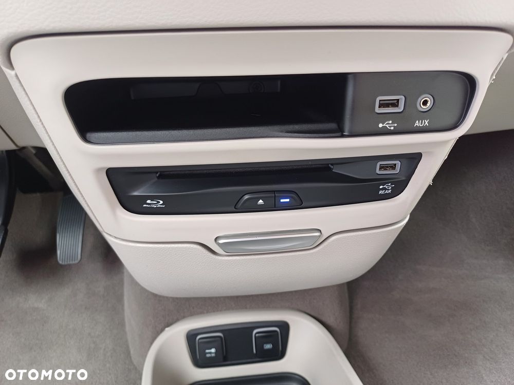 Chrysler Pacifica - 24