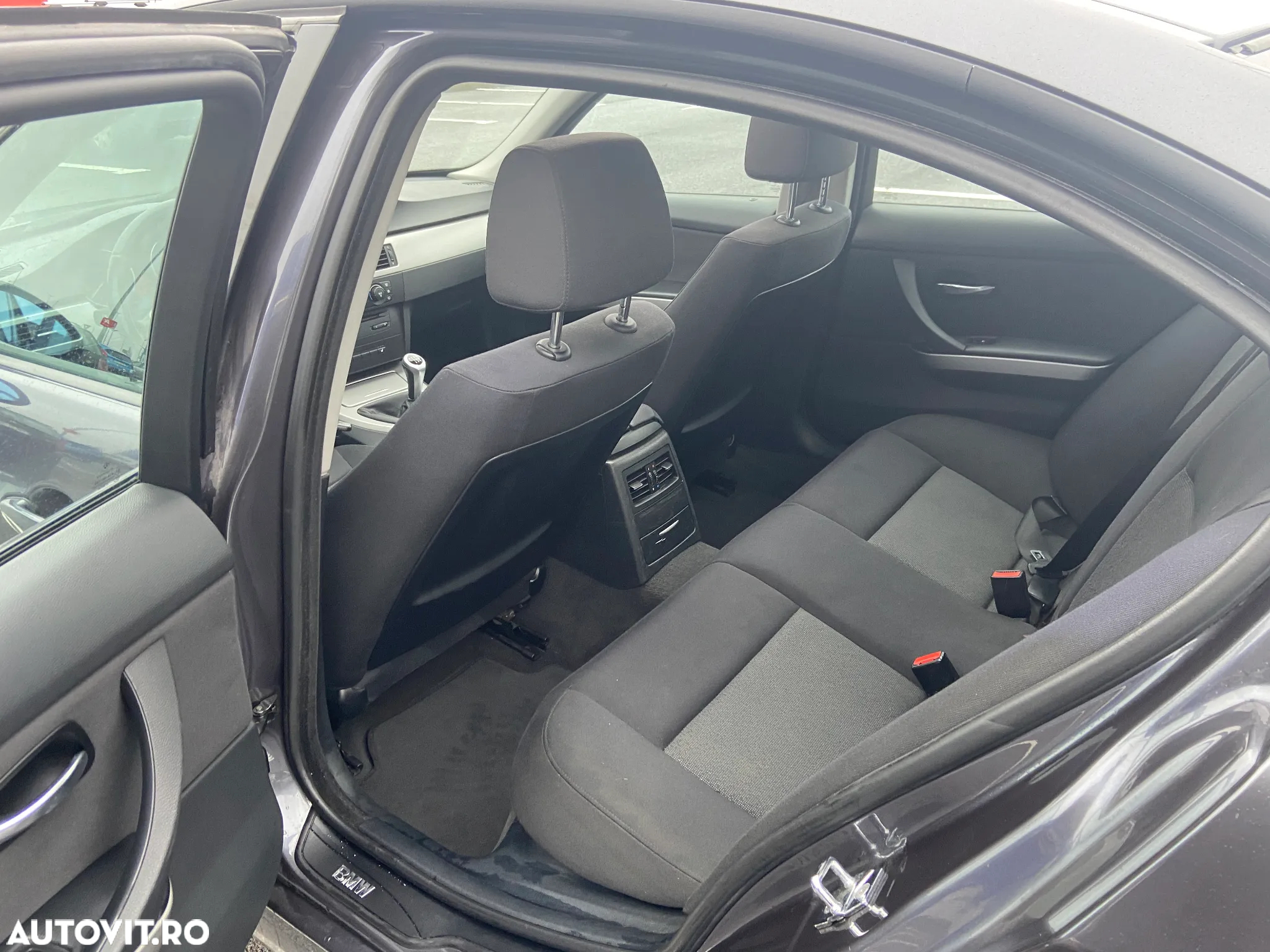 BMW Seria 3 318i - 7