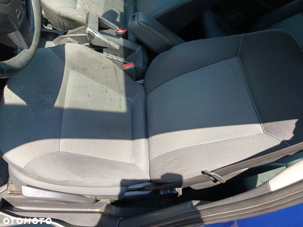 Opel Zafira B silnik 1.9 JTD Cdti 100 KM Z19DT 120 KM Z19DTL skrzynia biegów M32 drzwi maska zderzak klapa błotnik Z21B niebieskie niebieska turbina alternator maglownica pompa wspomagania sprężarka klimatyzacji sterownik stacyjka moduł silniczek panel przewód wiązka radio fotel szyba zwrotnica EGR przepustnica przepływomierz chłodnica pas wzmocnienie lusterko lampa reflektor halogen hak holowniczy belka sanki mcperson amortyzator sprężyna felga zwrotnica blenda mikrostyk kierownica mechanizm zamek zacisk hamulcowy jarzmo włącznik schowek lewarek wybierak osłona łapa poduszka NA CZĘŚCI wszystkie części - 14