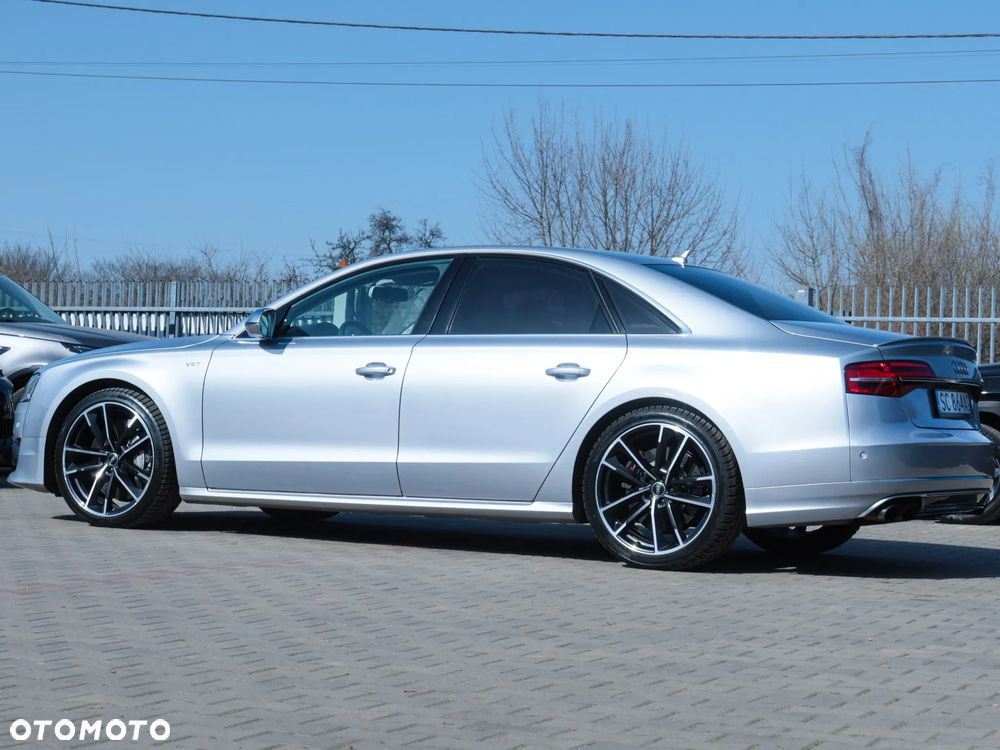 Audi S8 Plus - 7