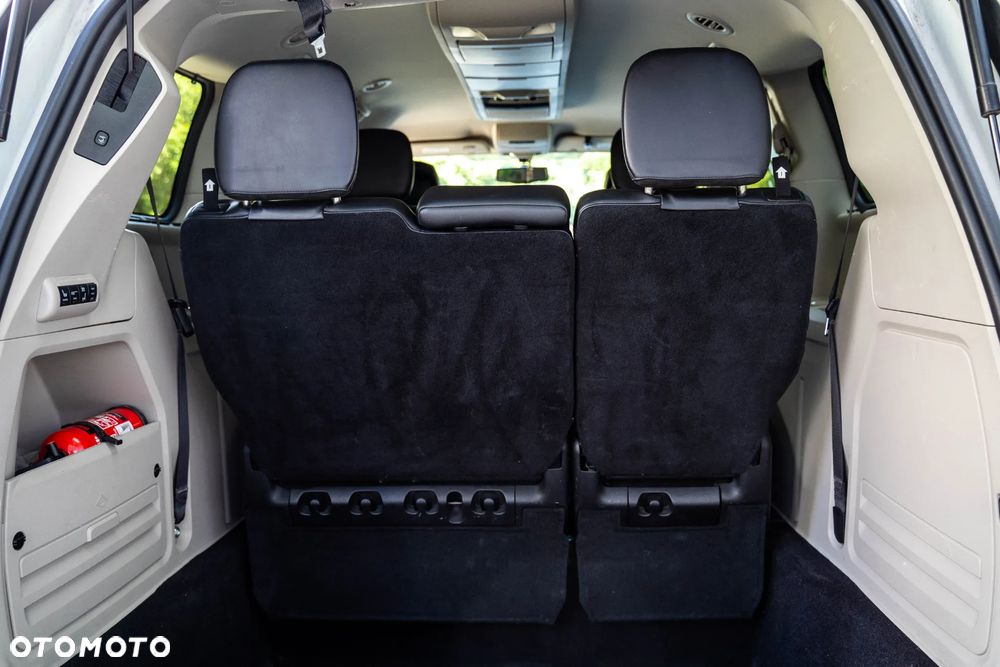 Chrysler Town & Country 3.6 Limited - 22