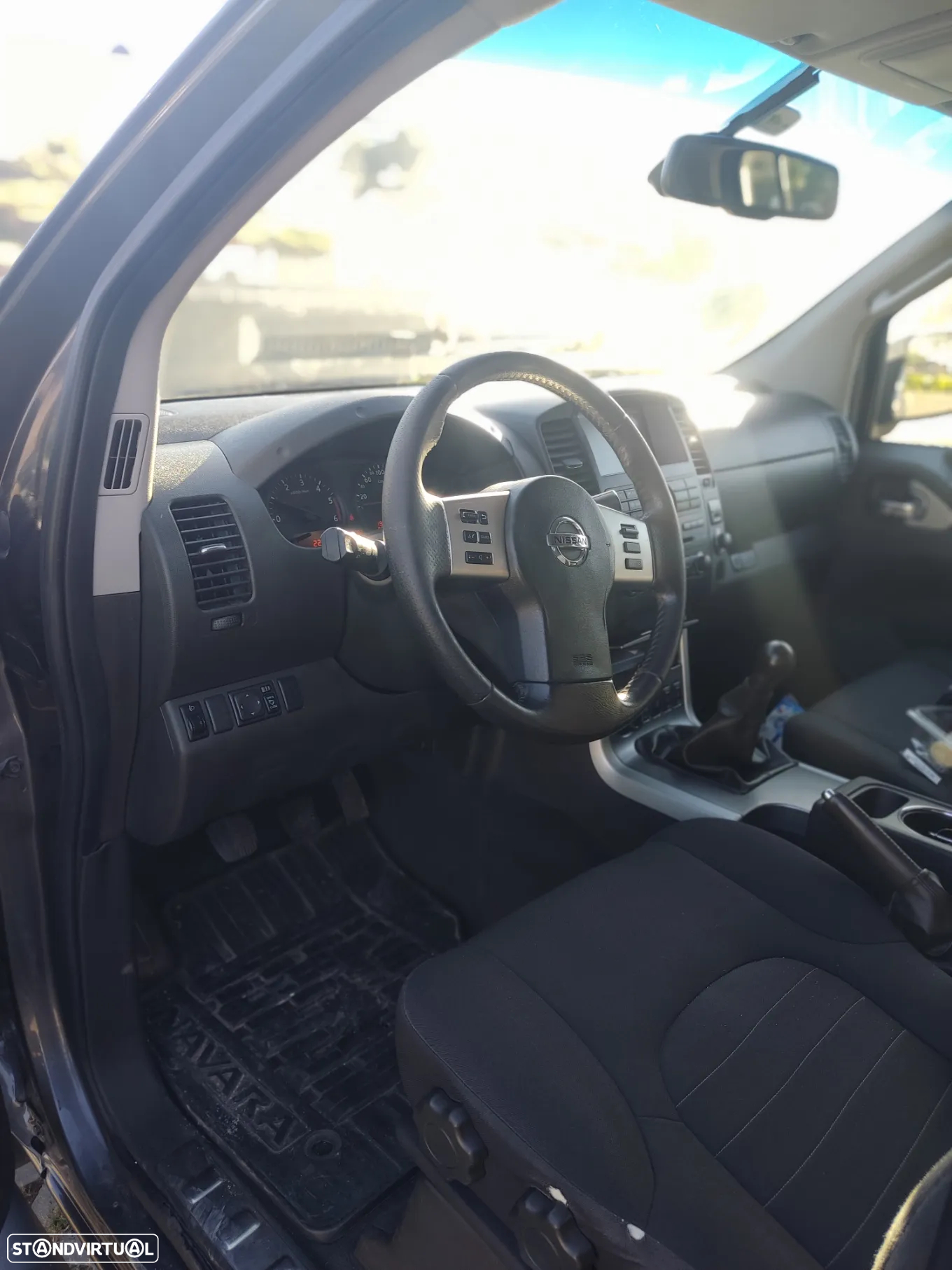Nissan Navara 2.5 dCi CD LE 4WD - 7