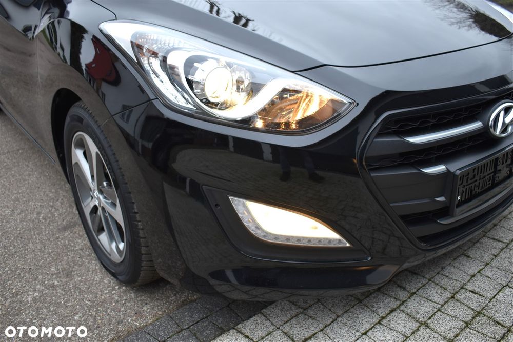 Hyundai i30 blue Kombi 1.6 CRDi DCT Trend - 10