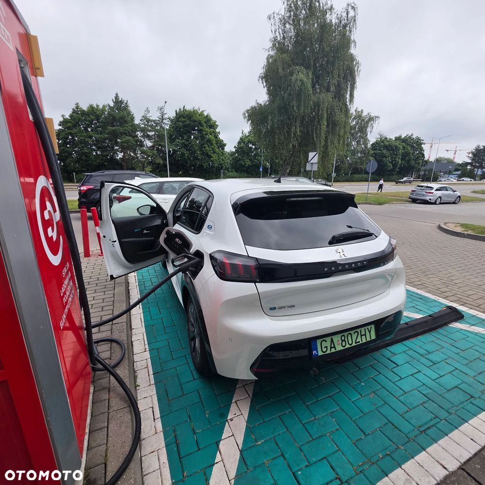 Peugeot 208 50kWh Active - 12