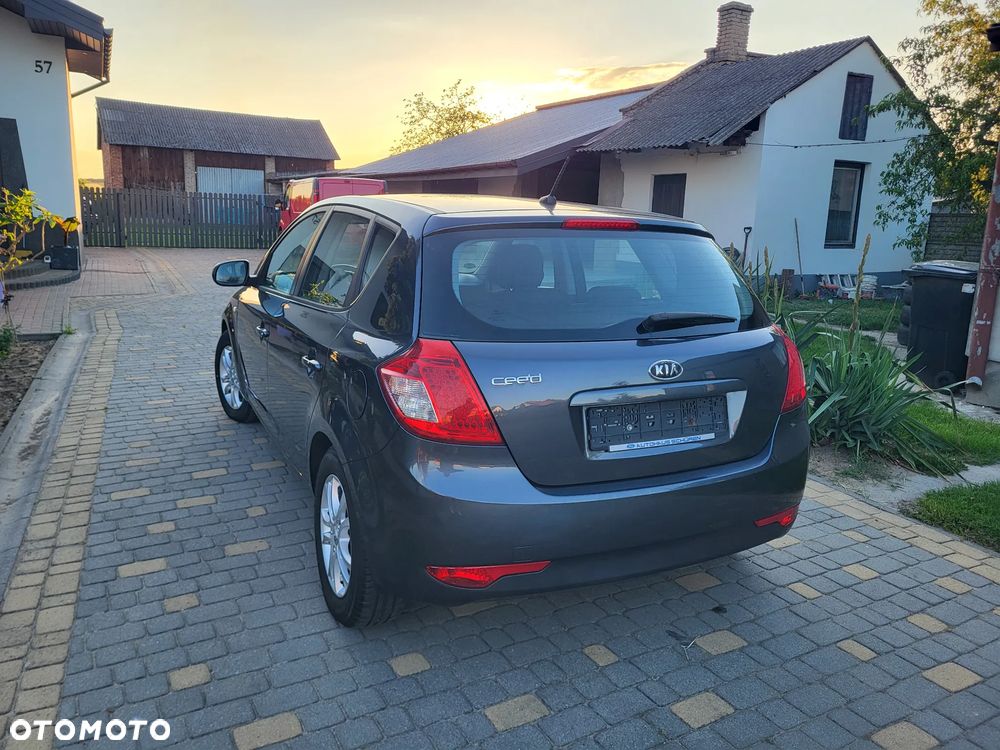 Kia Ceed 1.4 Comfort + - 16