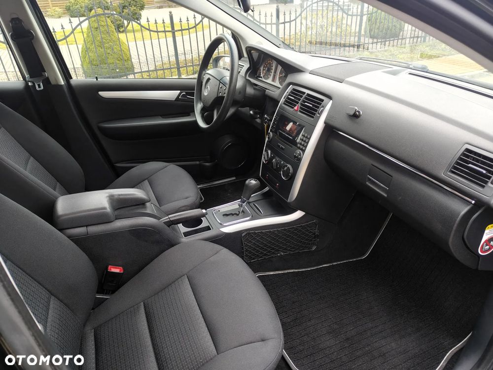 Mercedes-Benz Klasa B 150 Autotronic Grand Edition - 21