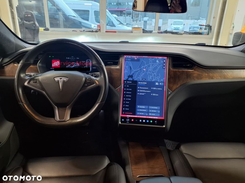 Tesla Model S - 12