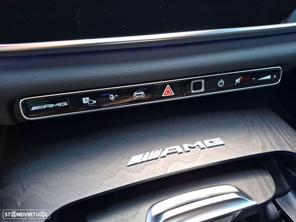 Mercedes-Benz E 53 AMG Hybrid 4Matic+ - 28