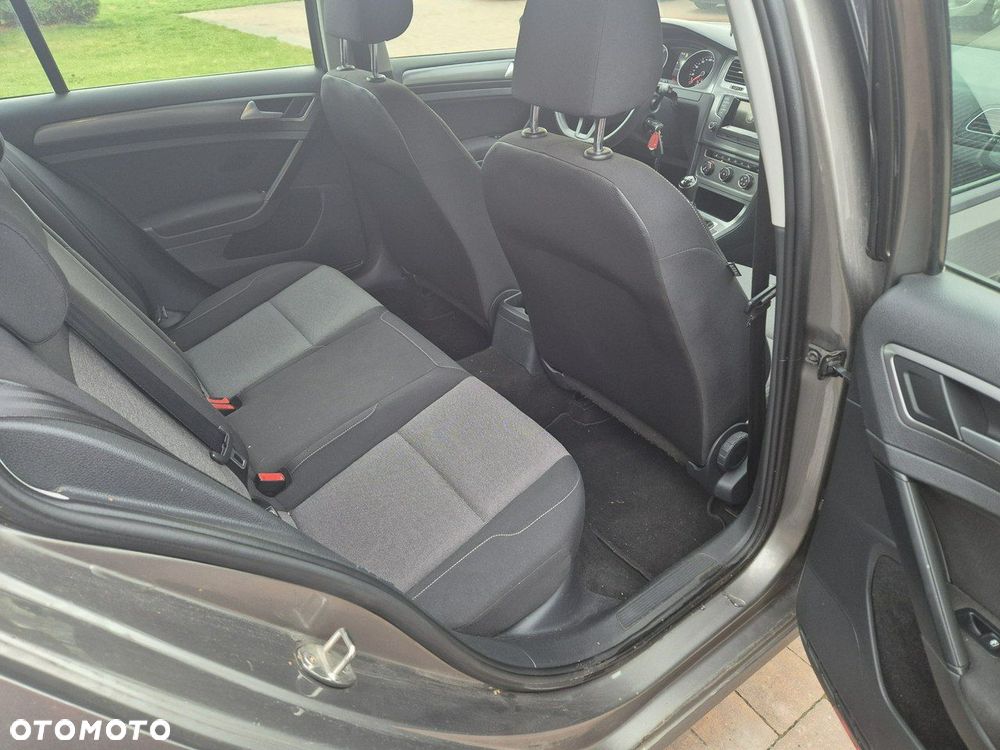 Volkswagen Golf - 16