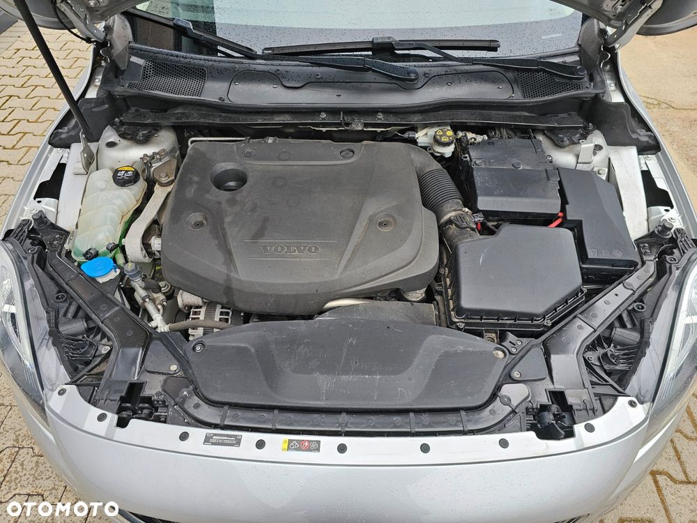 Volvo V40 D2 Momentum - 9