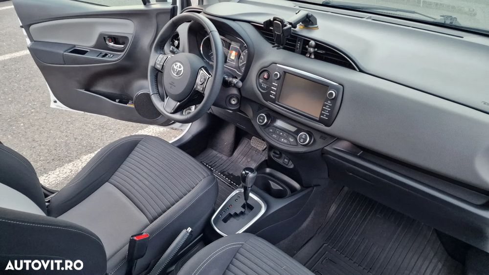 Toyota Yaris 1.5 VVT-i HSD Dynamic - 10
