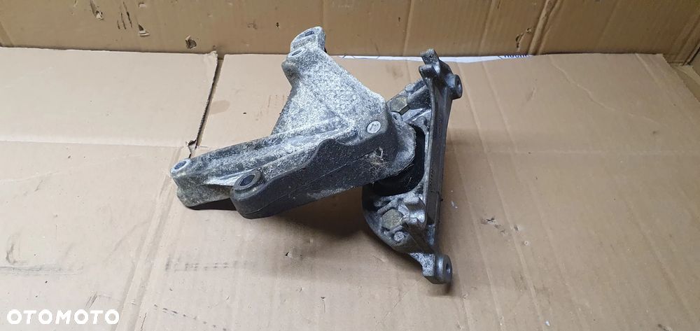 Łapa poduszka silnika Renault Megane II 1.9 DCI 8200209324 8200043084 - 4