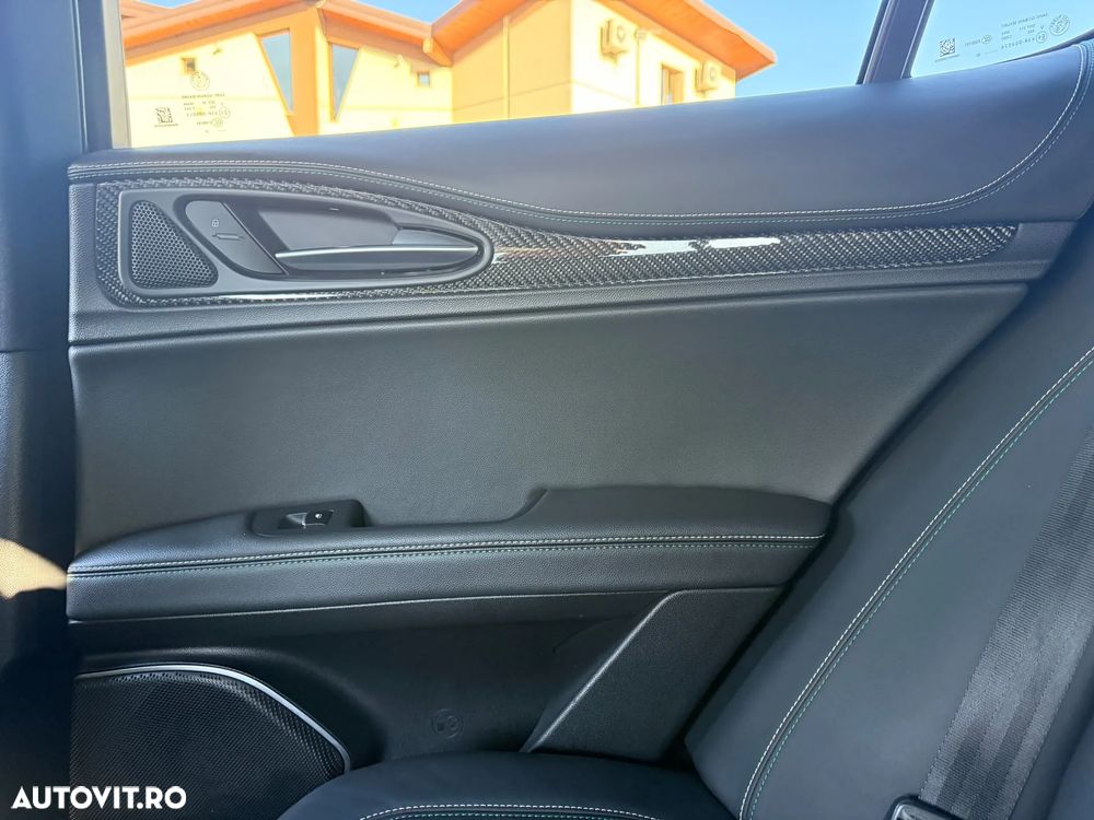 Alfa Romeo Stelvio 2.9 V6 Turbo AWD AT8 Quadrifoglio - 24