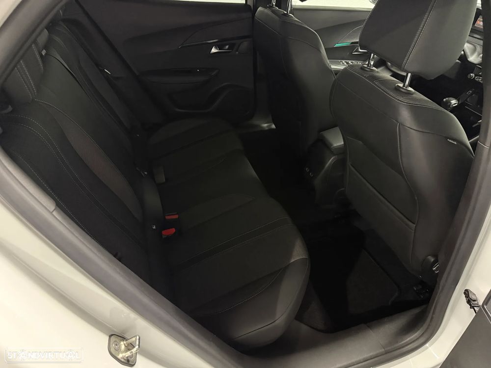 Peugeot 2008 1.2 PureTech Allure - 24